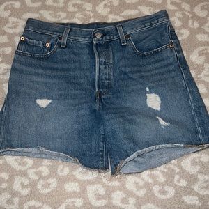 Woman’s Levi’s Jean Shorts. W28. Excellent condition!